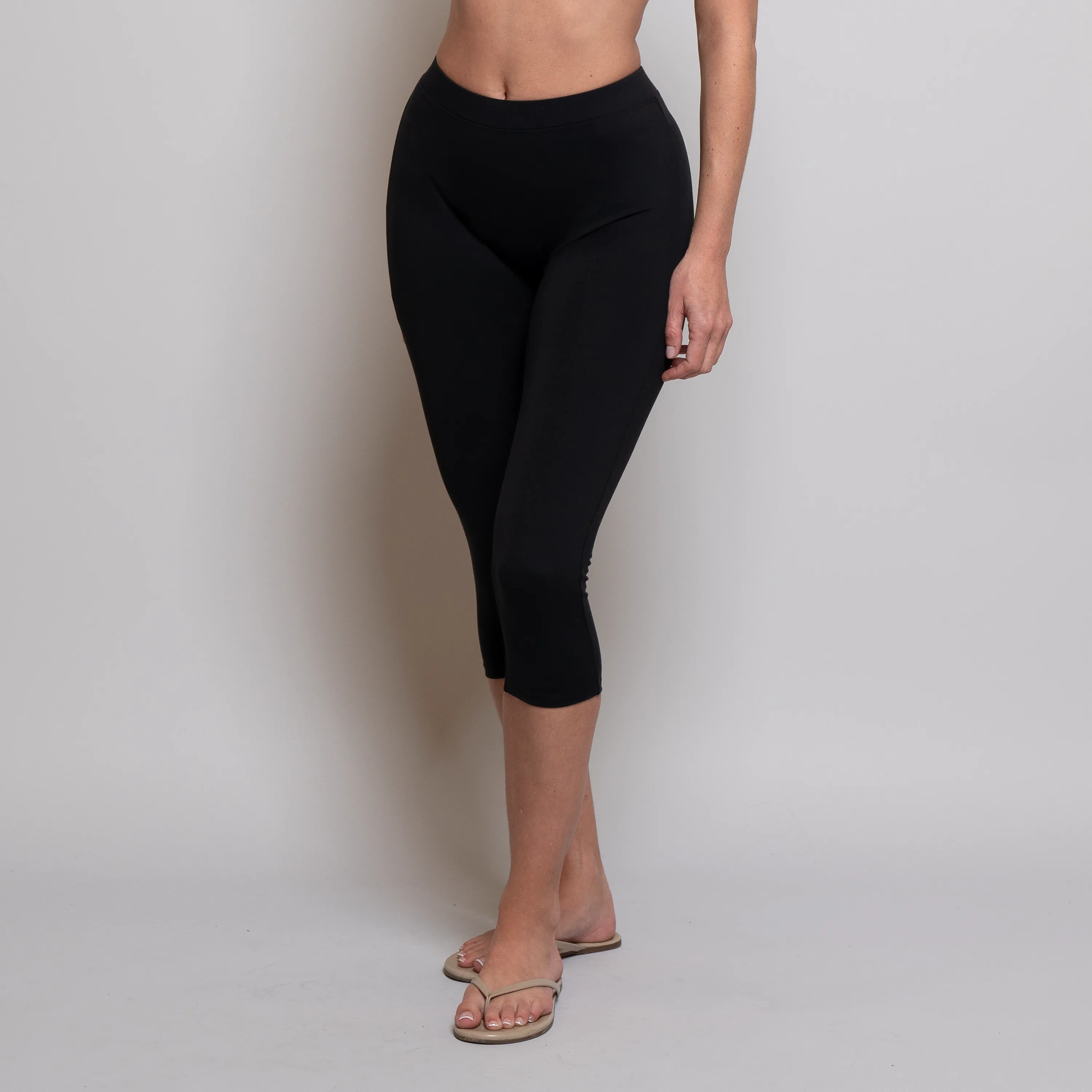 Capris Black