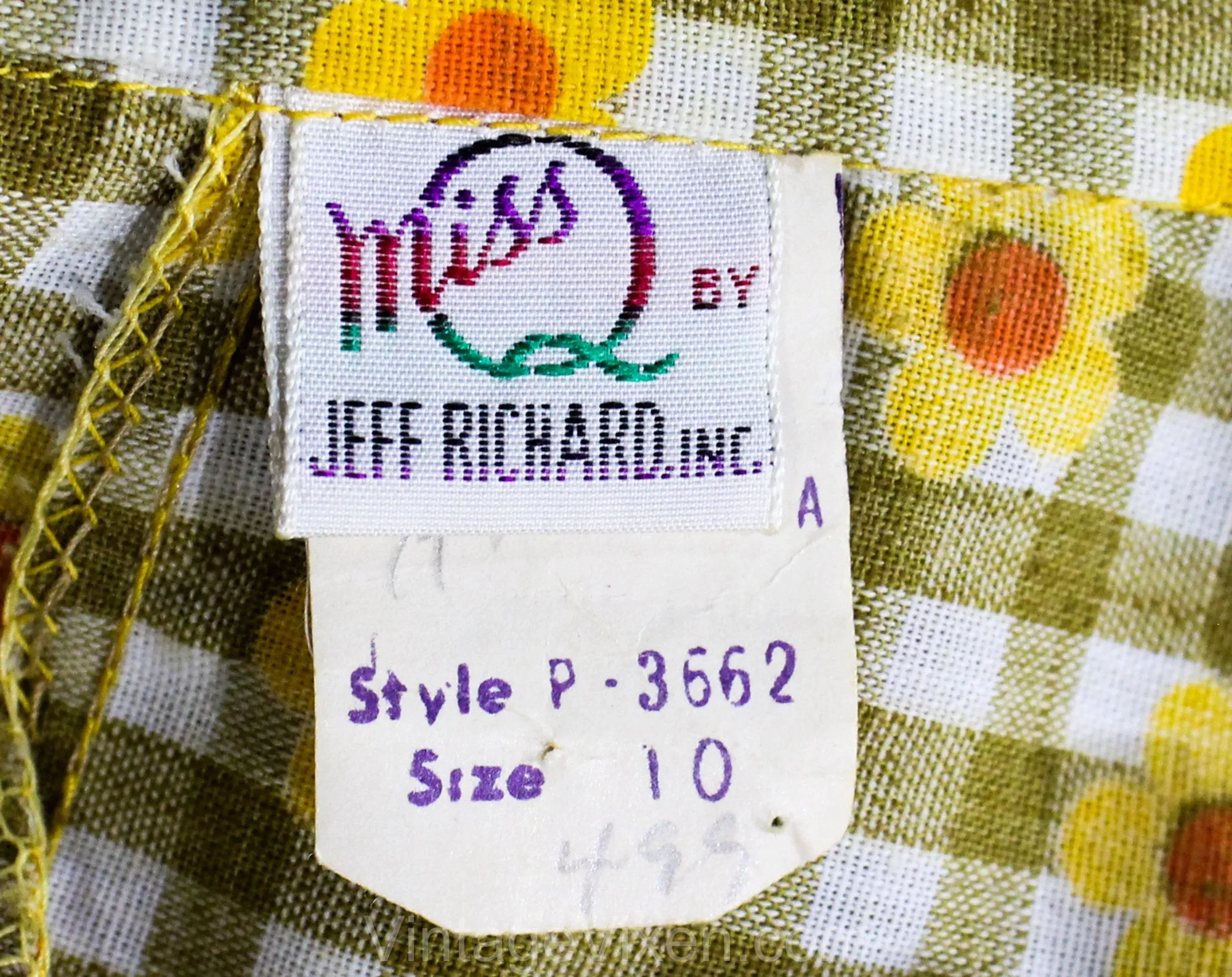 Child Size 8 to 10 Daisy Print 1960s Pant - Juniors Cotton Gingham Pedal Pusher Capris - 60s Slim Brown Checks - NWT Deadstock - Waist 22