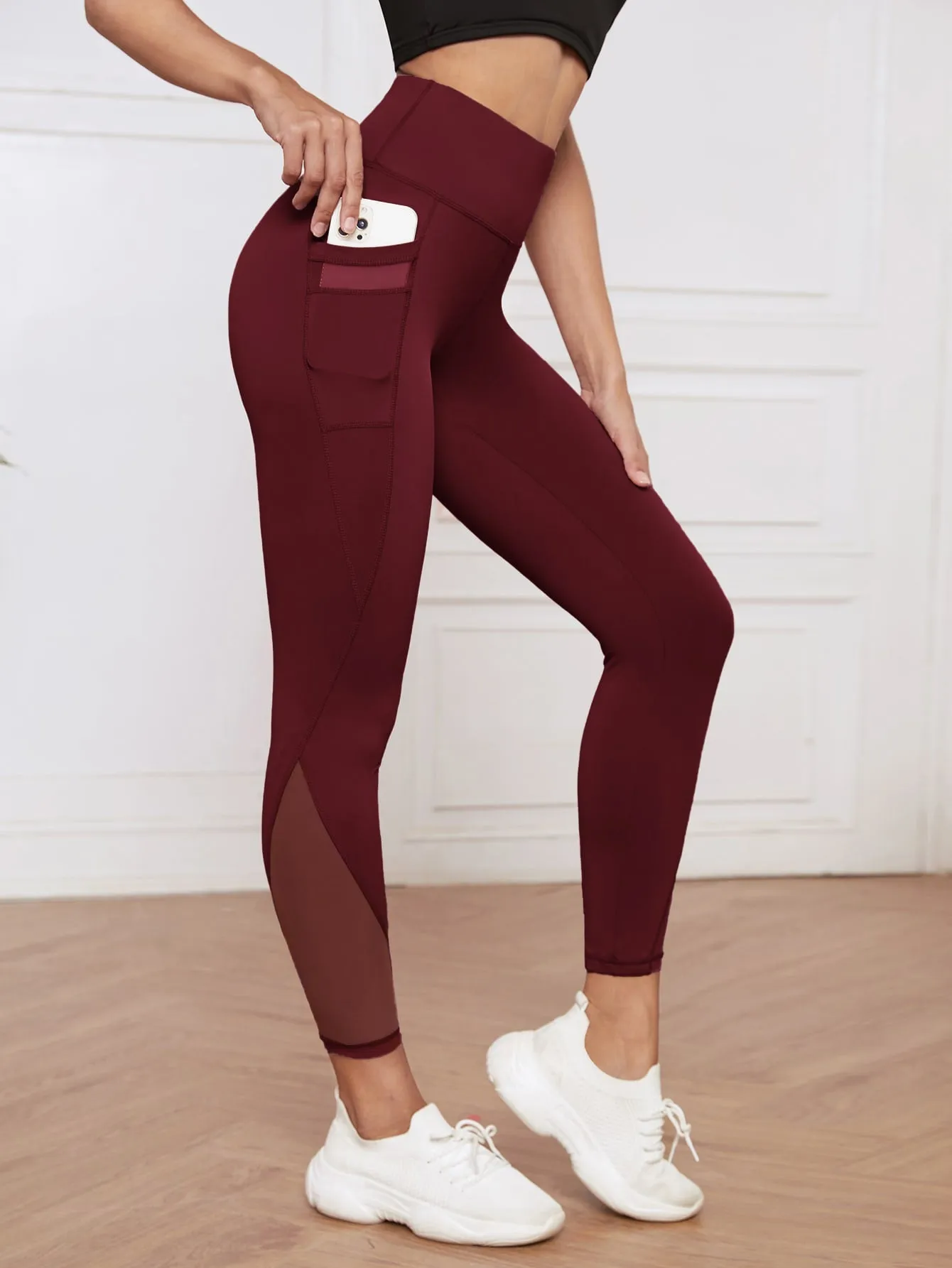 Mesh Panels Sports Leggings With Phone Pocket